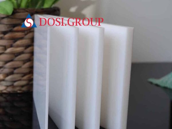 Ưu điểm tấm nhựa mica trắng